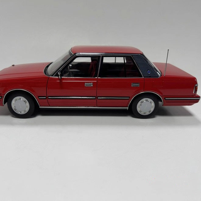 Xiaoguang 1:18 Toyota Crown MS122 Diecast Car-Red