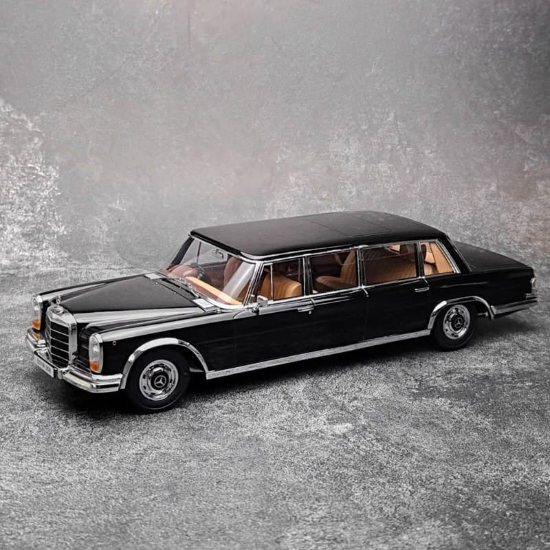 Mercedes-Benz 600 Pullman (W100)ミニカー1:18 1/18 NZG 1968-1980 Mercedes-Benz 600 Pullman (W100) (Pearl Jujube