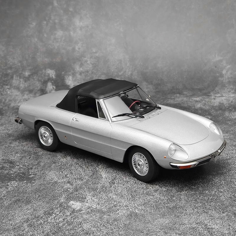 Norev 1:18 Alfa Romeo 2000 Spider 1978 Silver Sealed Diecast Car