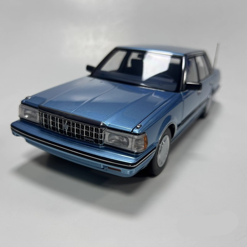 Xiao Guang 1:18 Toyota Crown MS122 Diecast Model Car – YX car model