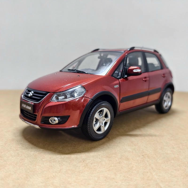 Original 1:18 Suzuki SX4 Diecast Car Model
