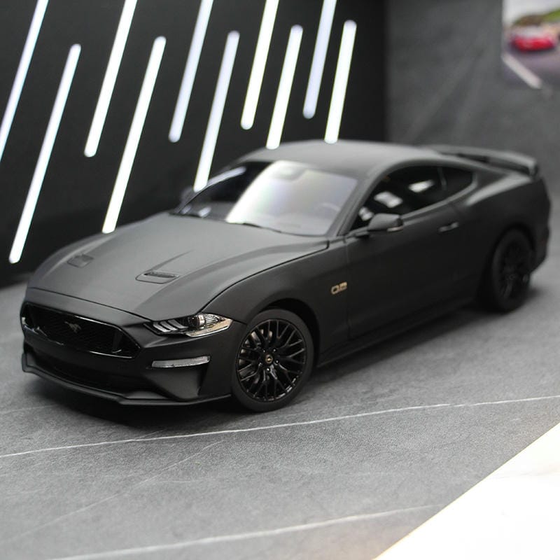 Ford Mustang 1:18 Alloy Model Car – Matte Black & Orange