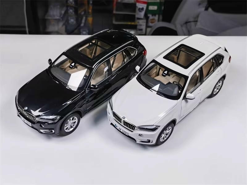 Paragon 1:18 BMW X5 F15 Alloy Diecast Model