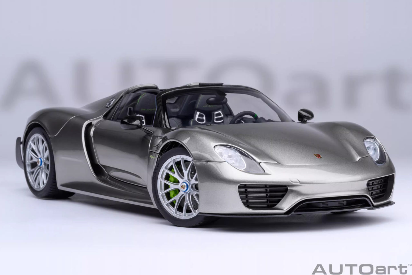 AUTOart Porsche 918 Spyder (2013) – 1:18 Scale Model Germany (Silver, Plug-in Hybrid Supercar Edition)(77922))