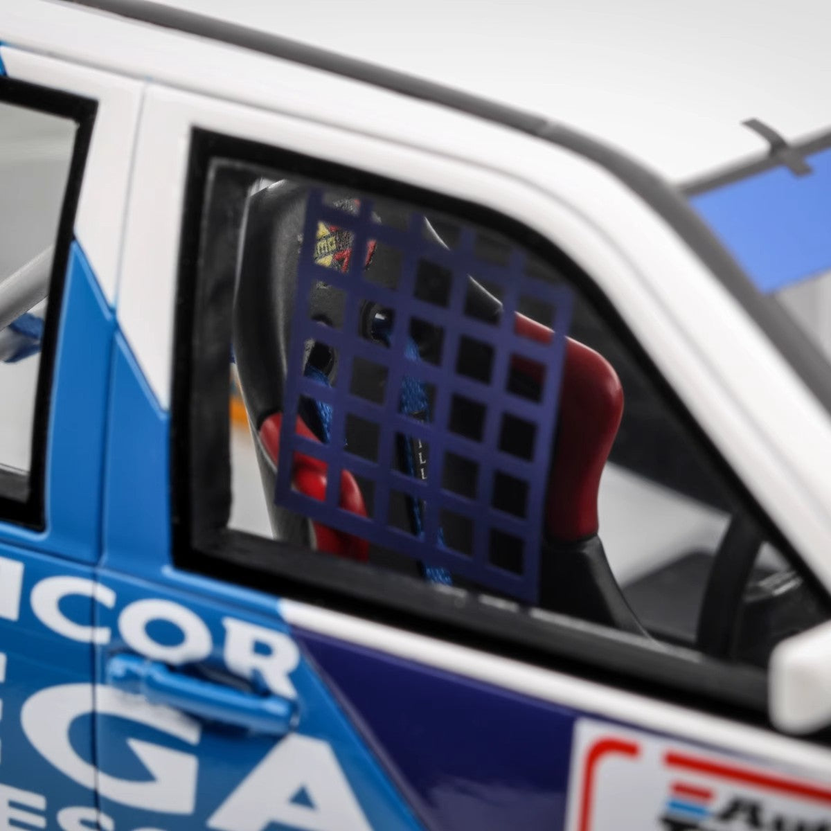 OTTO 1:18 VOLVO 850 ESTATE BTCC 1994 Resin model car