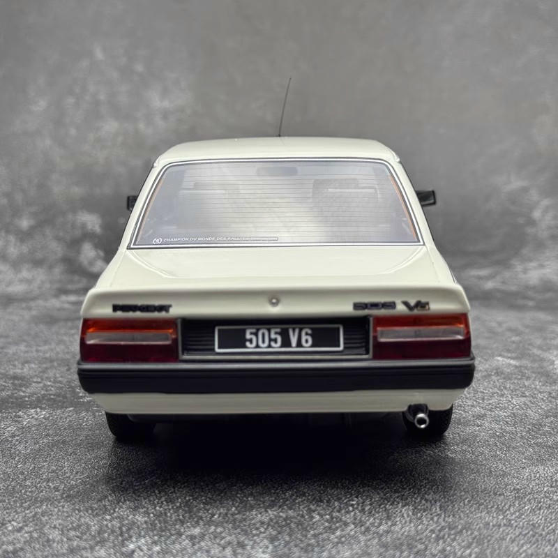 OTTO 1:18 Peugeot 505 V6 Blanc Meije 1989 Resin Model