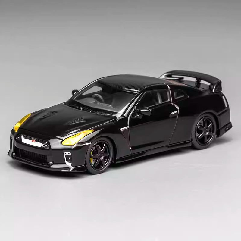 MotorHelix 1:64 Nissan GT-R R35 diecast model
