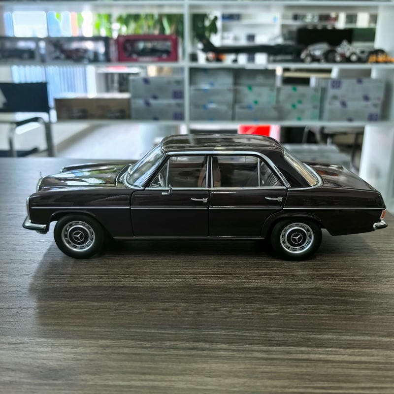 Norev Mercedes-Benz 200 (1968) 1:18 Diecast Model Car