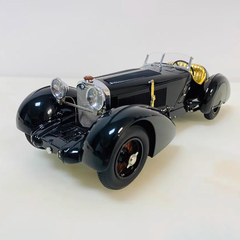 CMC Mercedes-Benz SSK Gift Set 1:18 Diecast Model