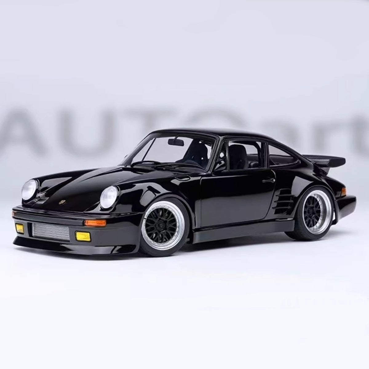 AUTOart Porsche 911 (930) Crown Midnight “Blackbird” Comic Edition 1:18 Scale Model Car