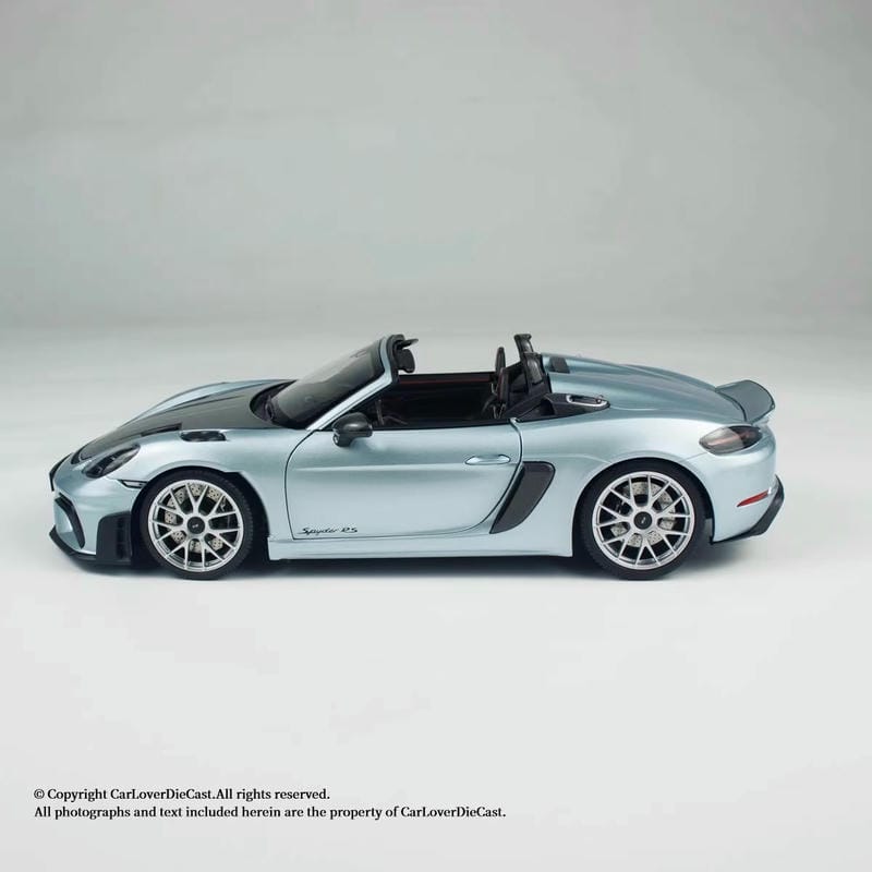 Minichamps Porsche 718 Spyder 1:18 Diecast Convertible Model