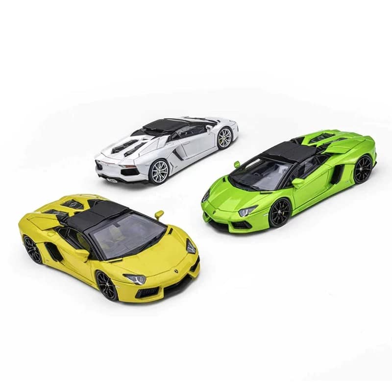 CLASSIC GARAGE 1:64 Lamborghini Aventador LP700-4 Roadster Diecast Model