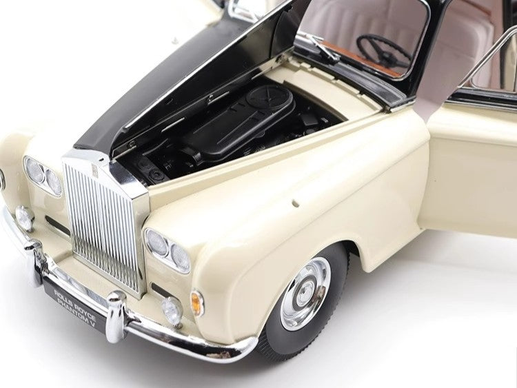 Rolls-Royce Phantom V 1:18 Diecast Model by Kyosho (Luxury Classic Edition – Full Open Display)