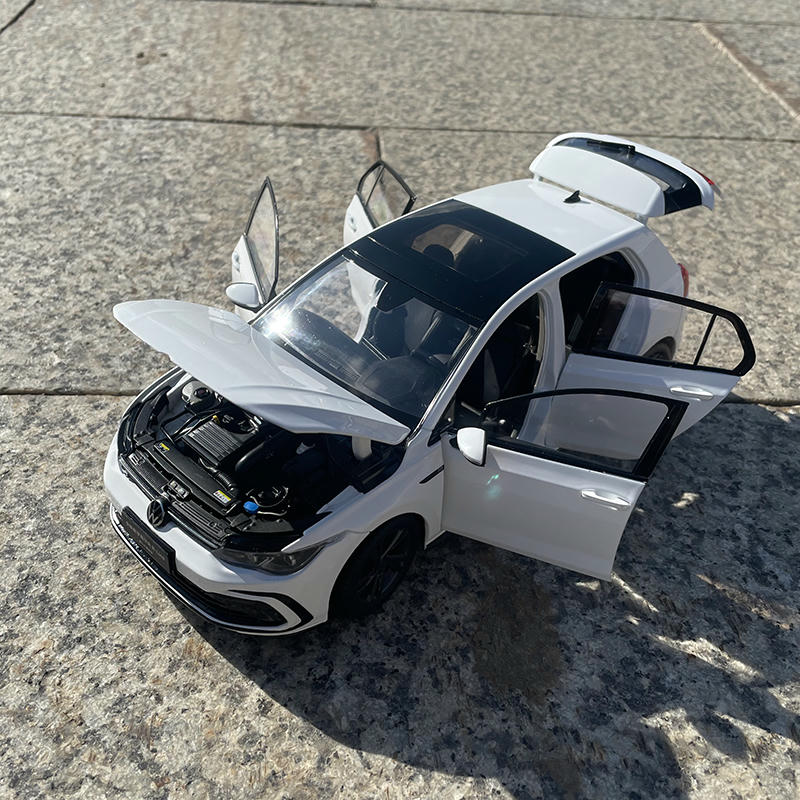 Original Volkswagen Golf 8 1:18 Diecast Model Car