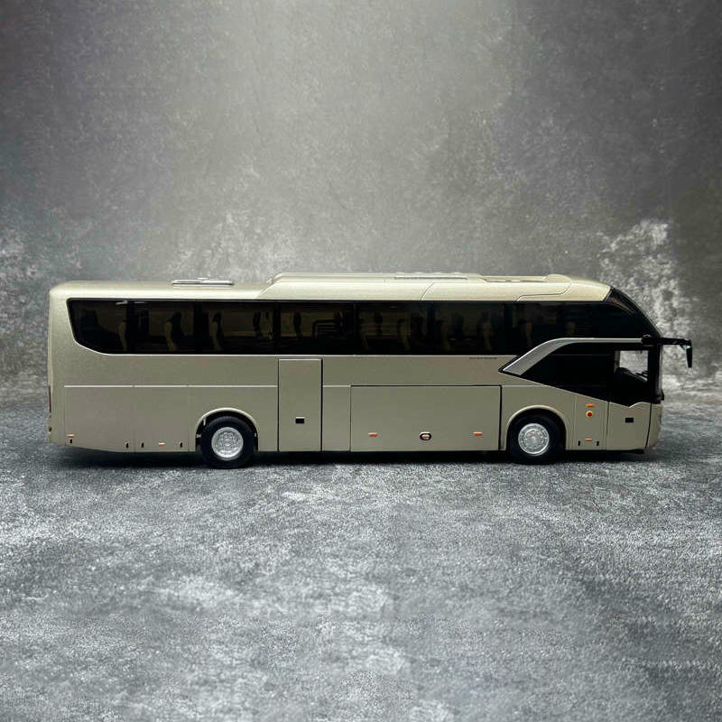 Xiamen Golden Travel Kaige 1/38 Bus Model