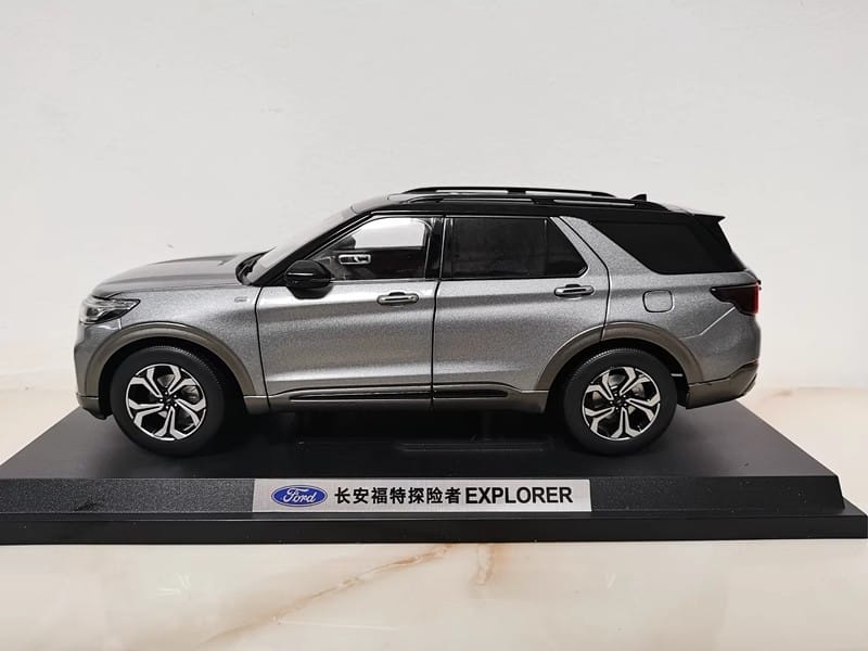 Changan Ford Explorer 2023 1:18 Alloy Die-Cast Model (Gray – Full Function Display Edition)