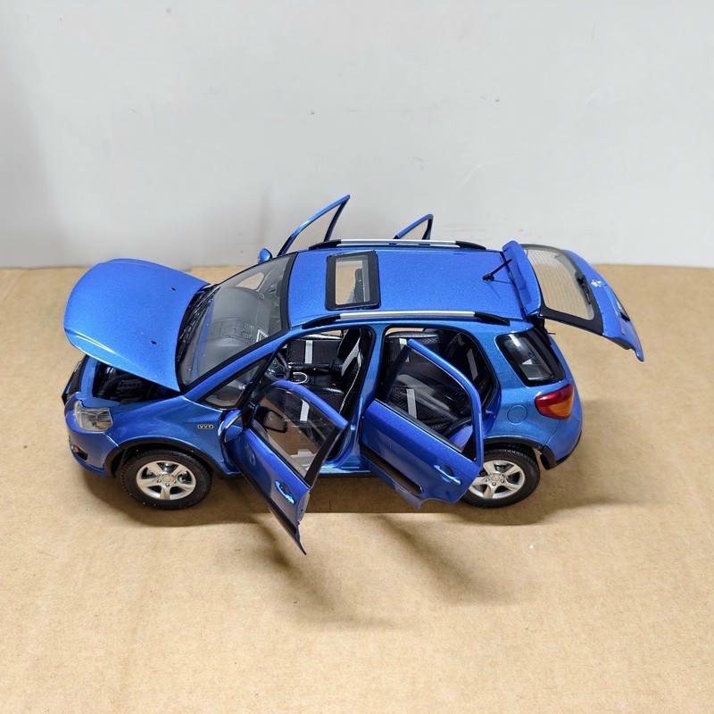 Original 1:18 Suzuki SX4 Diecast Car Model