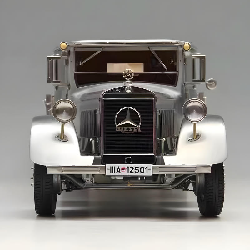 CMC 1:18 Mercedes-Benz LO 2750 Racing Car Transporter— Silver M-171