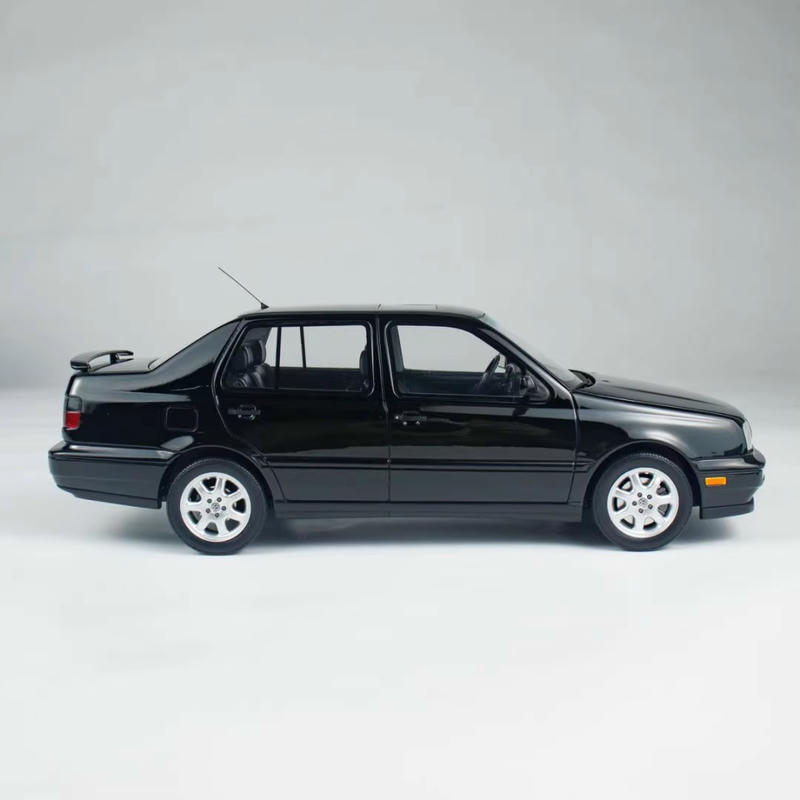 OTTO 1:18 Volkswagen Jetta GLX VR6 Resin Model