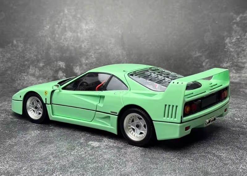 Ferrari F40 1:18 Die-Cast Alloy Model (Static Display – Sealed Box Edition)