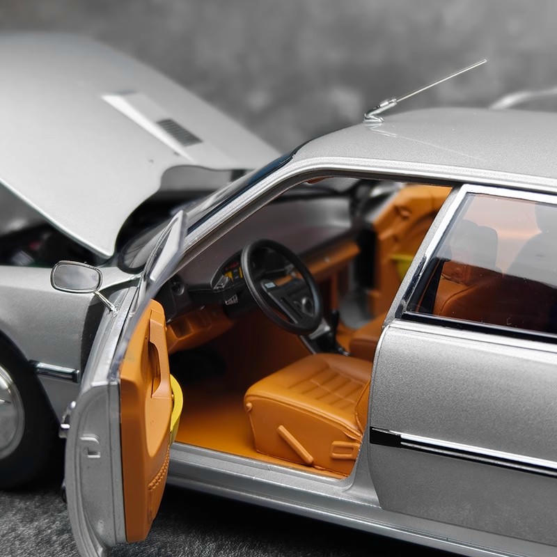 Norev 1:18 Citroën CX 2200 Pallas 1976 Diecast Model