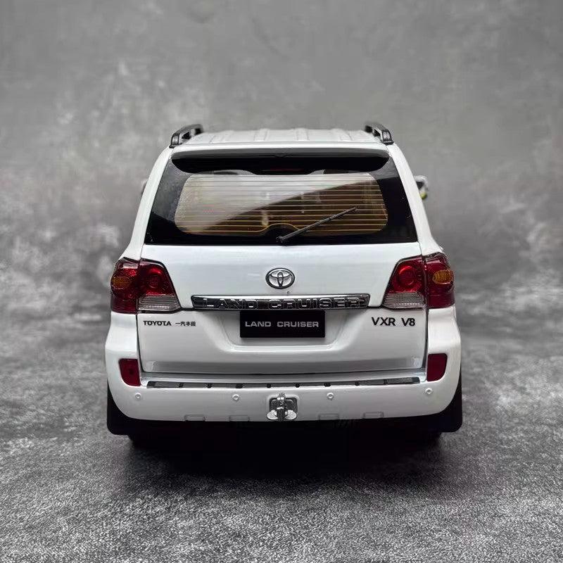 Original Factory 1:18 Toyota Land Cruiser LC200 Diecast Model