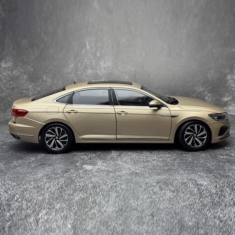 SAIC 1:18 Volkswagen Passat 2019 Sedan Alloy Diecast Model Car