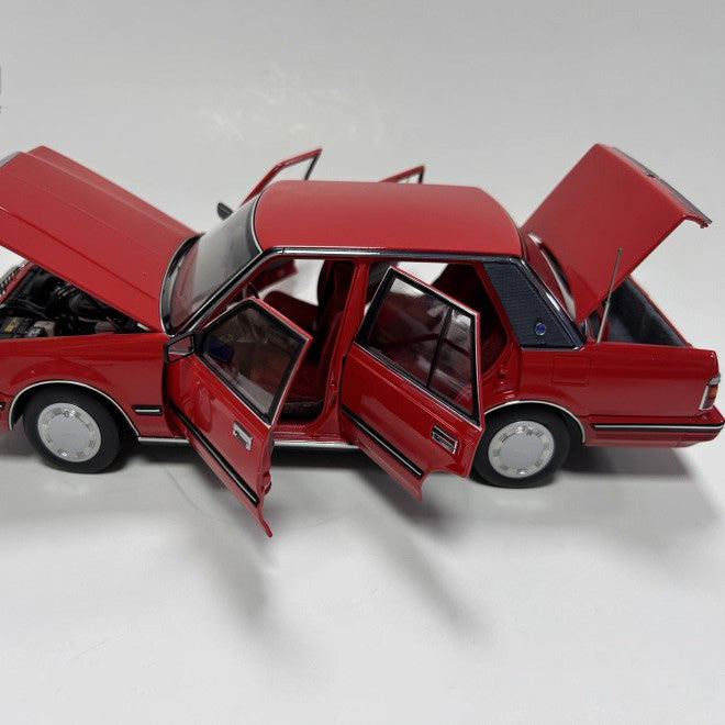 Xiaoguang 1:18 Toyota Crown MS122 Diecast Car-Red