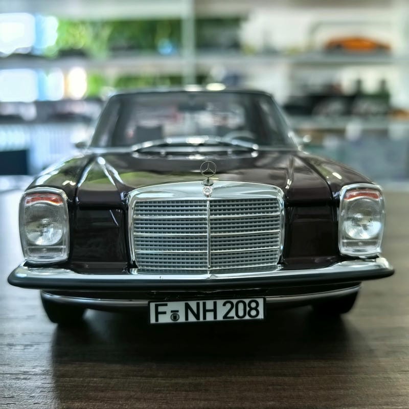 Norev Mercedes-Benz 200 (1968) 1:18 Diecast Model Car