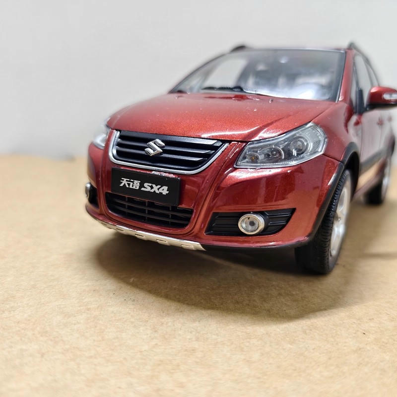 Original 1:18 Suzuki SX4 Diecast Car Model