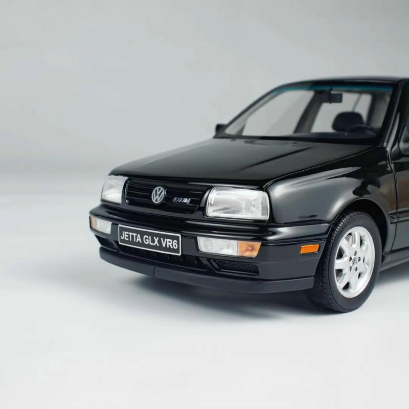 OTTO 1:18 Volkswagen Jetta GLX VR6 Resin Model