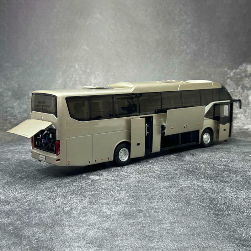 Xiamen Golden Travel Kaige 1/38 Bus Model