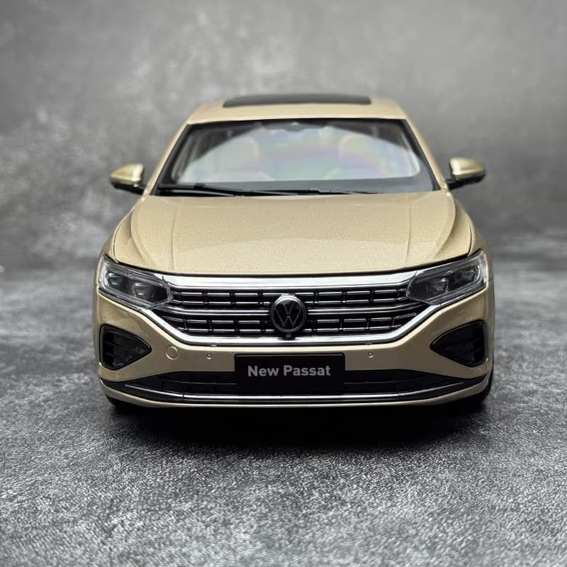 SAIC 1:18 Volkswagen Passat 2019 Sedan Alloy Diecast Model Car