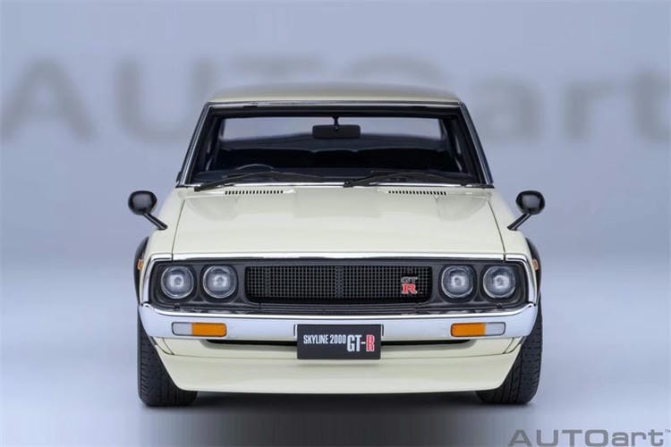 AUTOart Nissan GT-R Skyline KPGC110 – 1:18 Scale Model (Classic Hakosuka Heritage Edition)