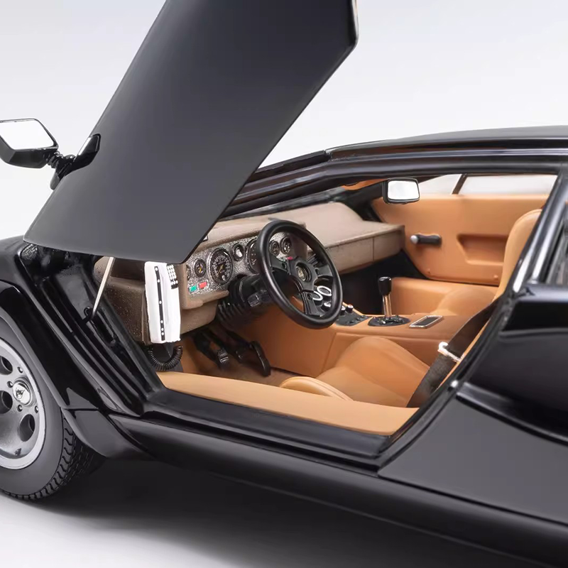 Kyosho 1:18 Lamborghini Countach LP400 S Diecast Model