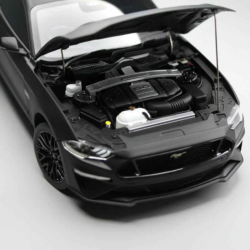 Ford Mustang 1:18 Alloy Model Car – Matte Black & Orange