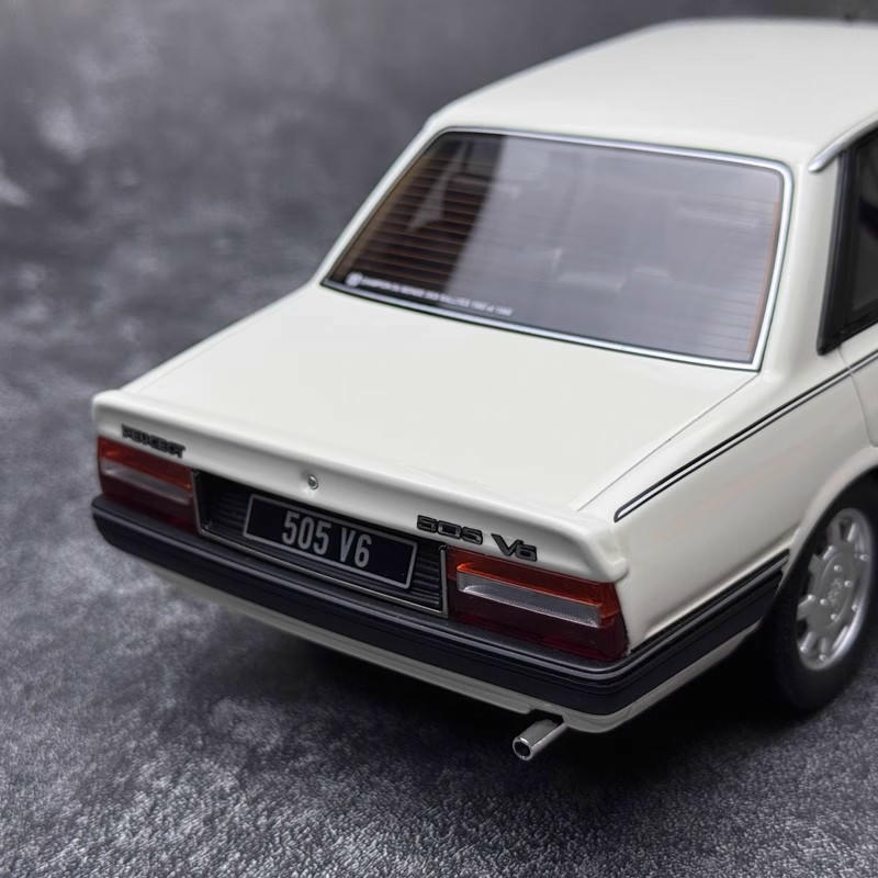 OTTO 1:18 Peugeot 505 V6 Blanc Meije 1989 Resin Model