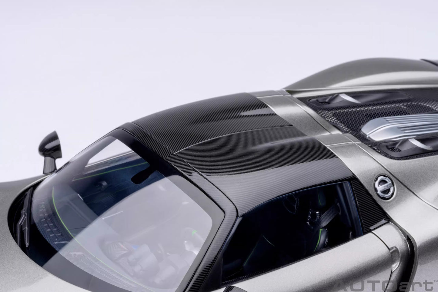 AUTOart Porsche 918 Spyder (2013) – 1:18 Scale Model Germany (Silver, Plug-in Hybrid Supercar Edition)(77922))