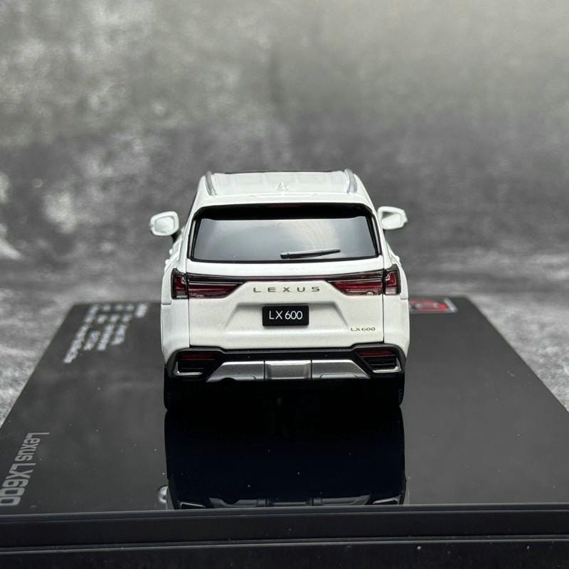 LCD Models 1:43 Lexus LX600 – Alloy Model