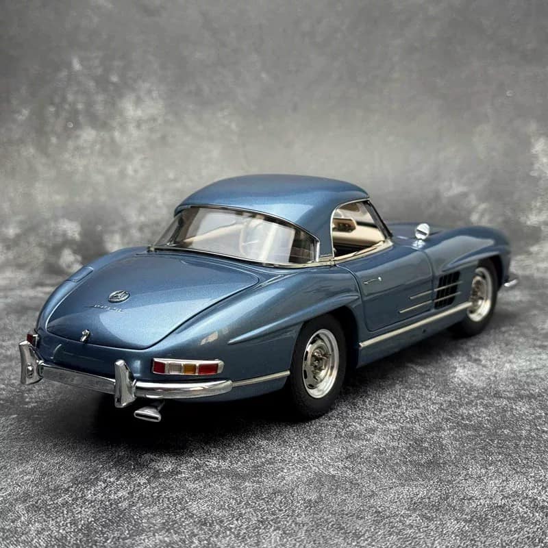 CMC 1:18 Mercedes-Benz 300SL W198 Diecast Model
