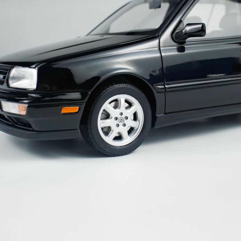 OTTO 1:18 Volkswagen Jetta GLX VR6 Resin Model