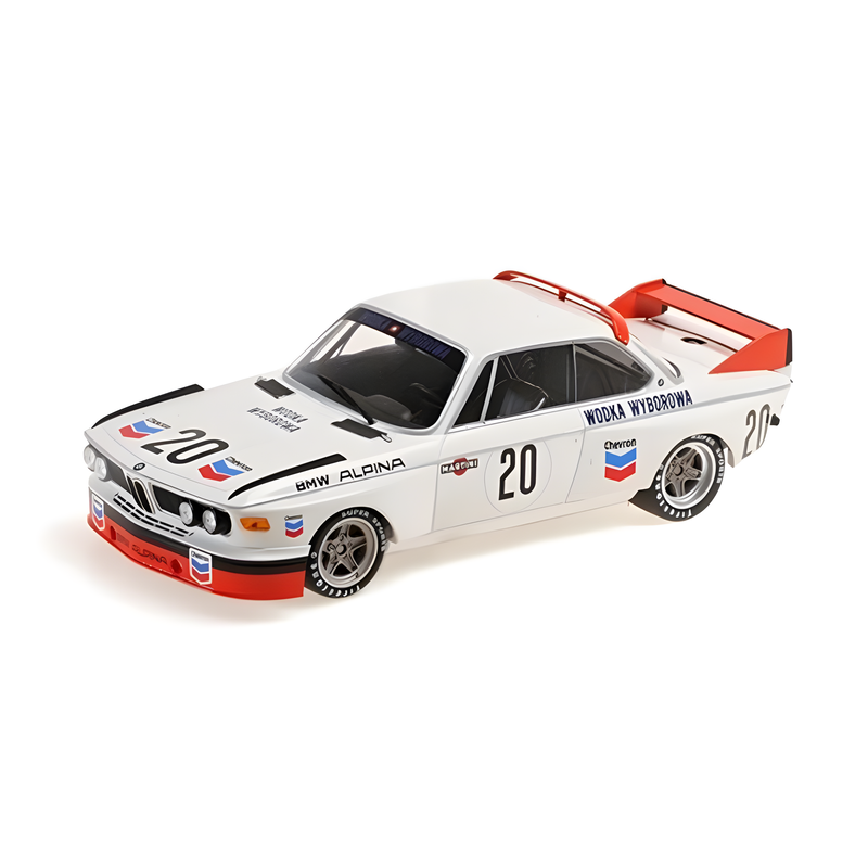 MINICHAMPS 1:18 BMW 3.0 CSL & BMW i5 M60 xDrive Diecast Model