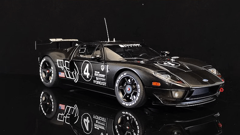 AUTOart 1:18 2005 Ford GT LM Spec II Diecast Car