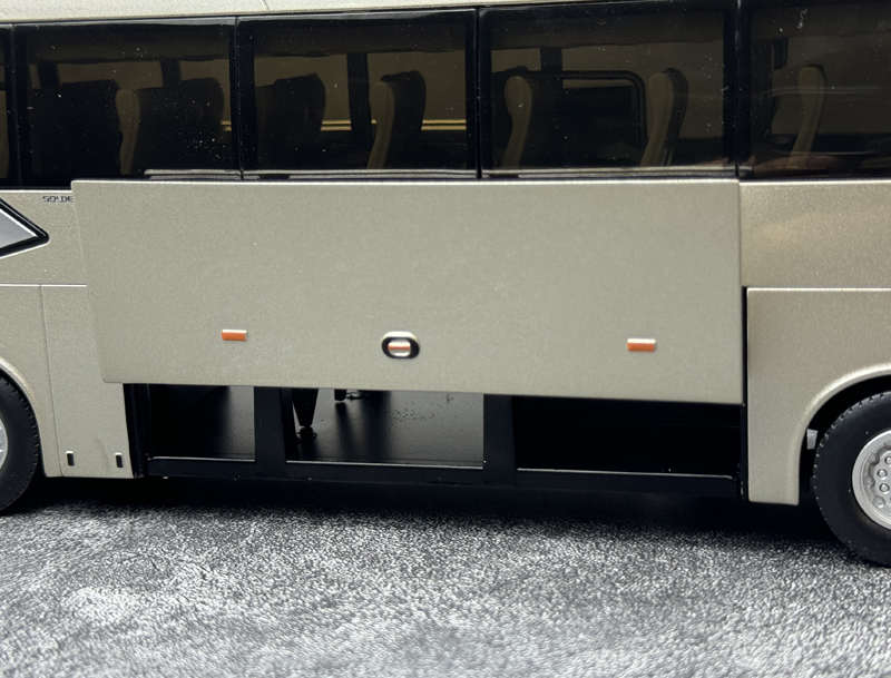 Xiamen Golden Travel Kaige 1/38 Bus Model