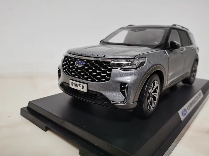 Changan Ford Explorer 2023 1:18 Alloy Die-Cast Model (Gray – Full Function Display Edition)