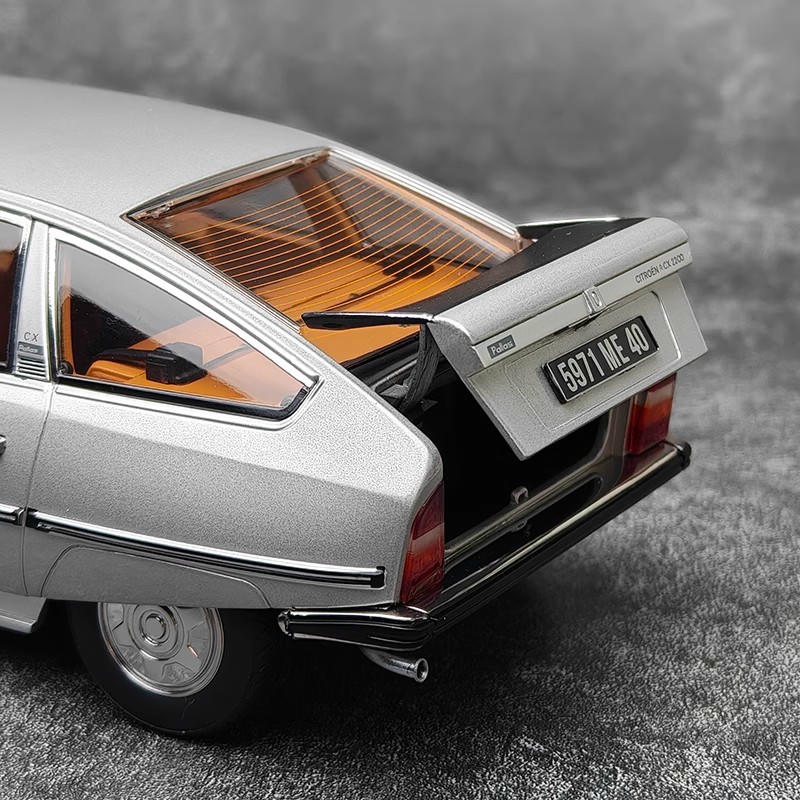 Norev 1:18 Citroën CX 2200 Pallas 1976 Diecast Model
