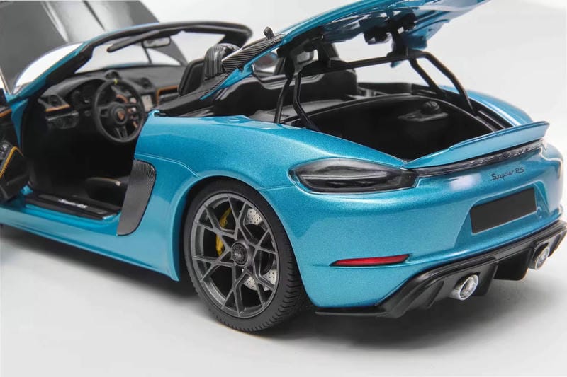 Minichamps Porsche 718 Spyder 1:18 Diecast Convertible Model