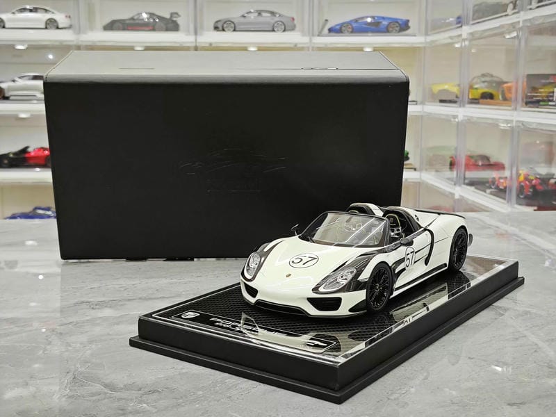 YY Model Porsche 918 Spyder 1:18 Resin Model Car