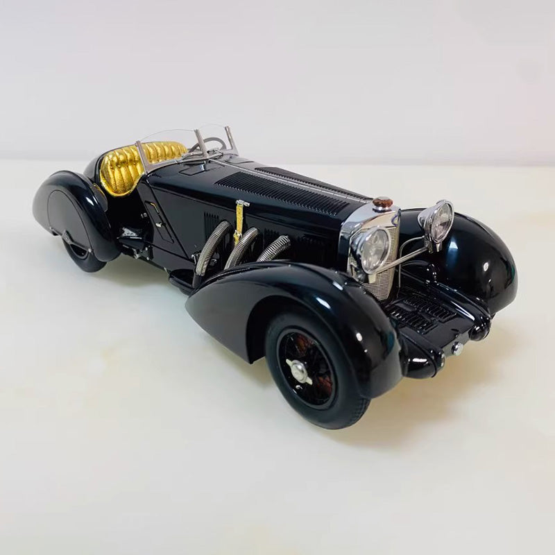 CMC Mercedes-Benz SSK Gift Set 1:18 Diecast Model