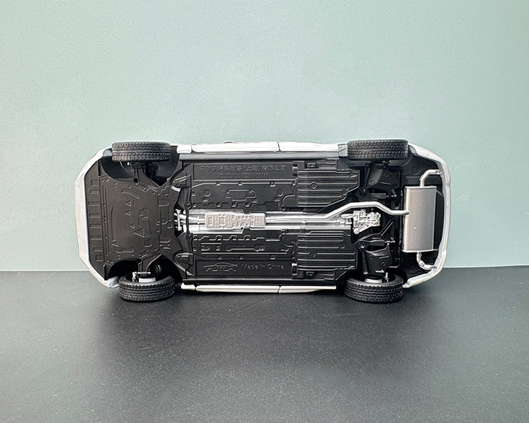 Volvo 22 Modified XC60 1:18 Die-Cast Alloy Model (Crystal White, Silver Gray, Morning Light Silver)